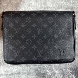 Authentic Louis Vuitton Black Monogram Messenger Bag